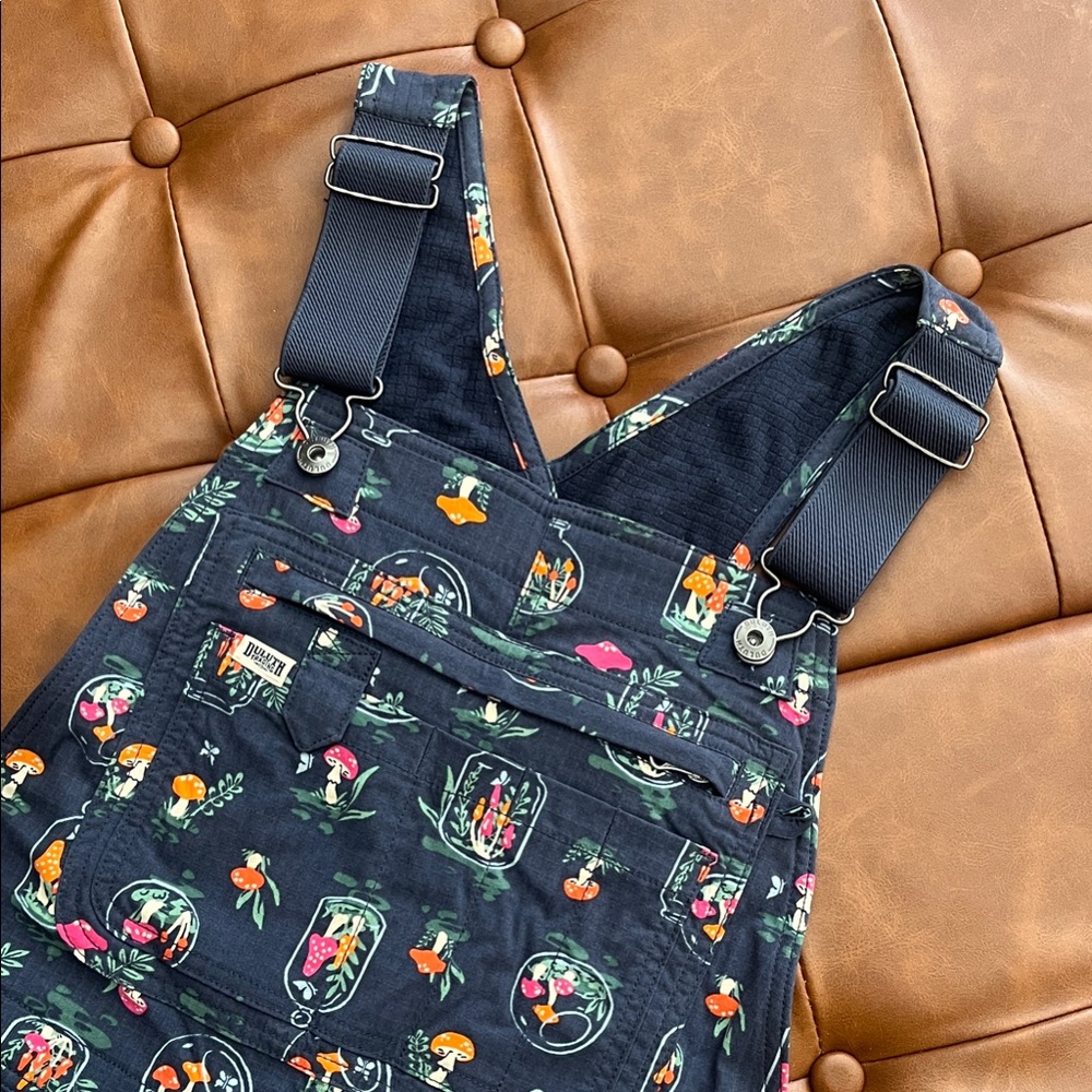 RARE/LIKE NEW - Duluth Trading Co Floral Terrarium Mushroom Women's Overalls